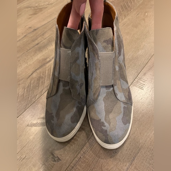 Cute on-the-go wedge - Picture 2 of 6